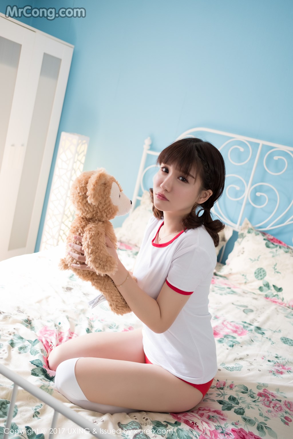UXING Vol.040: Aojiao Meng Meng (K8傲娇萌萌Vivian) (61 images)