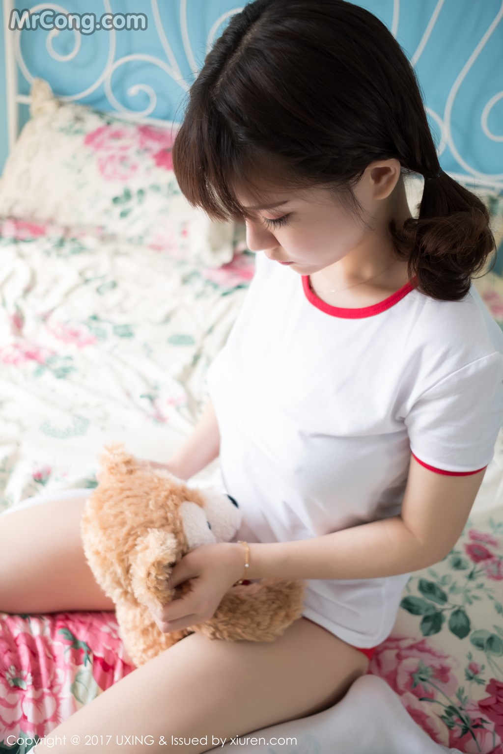 UXING Vol.040: Aojiao Meng Meng (K8傲娇萌萌Vivian) (61 images)