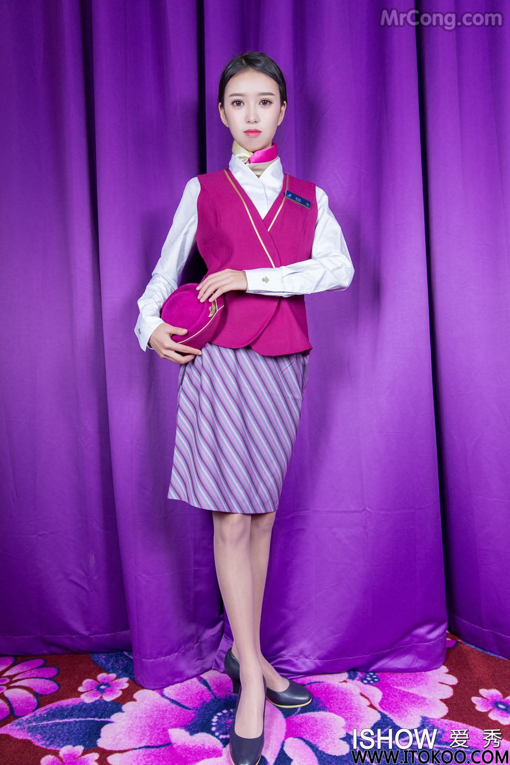 ISHOW No.092: Adela (馨雅) (37 images)
