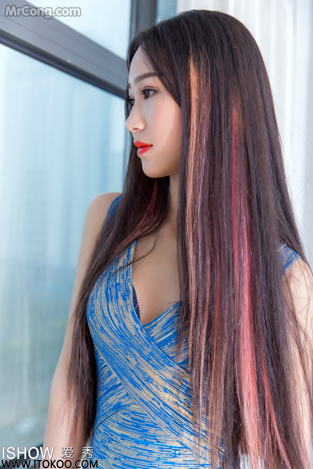 ISHOW No.099: Zhang Yi Fan (张依凡Ivan) (37 images)