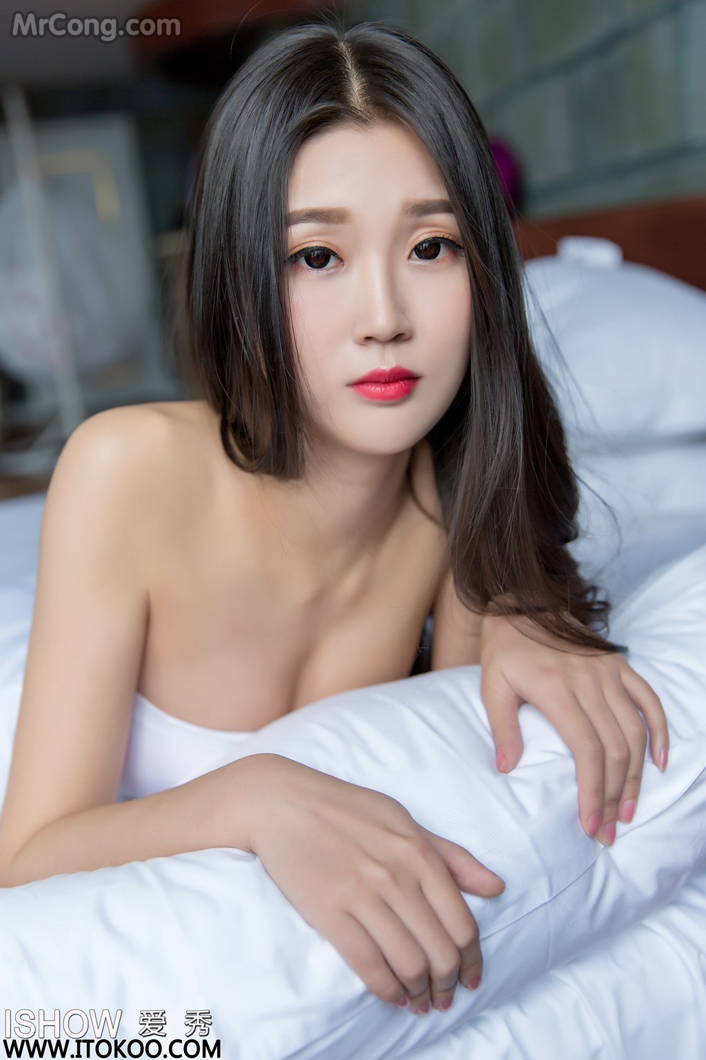 ISHOW No.103: Xiang Xiang Jing (香香静) (34 images)