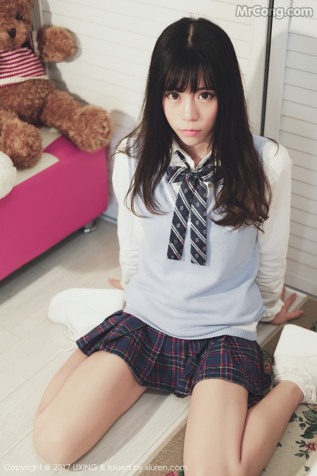 UXING Vol.048: Yo酱 (33 images)