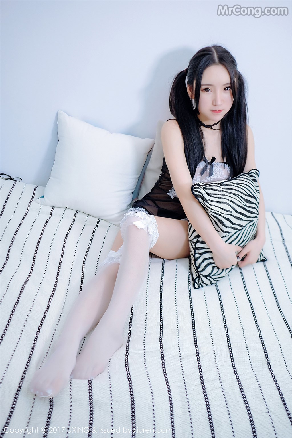 UXING Vol.055: Zhou Yuxi (周于希dummy) (44 images)