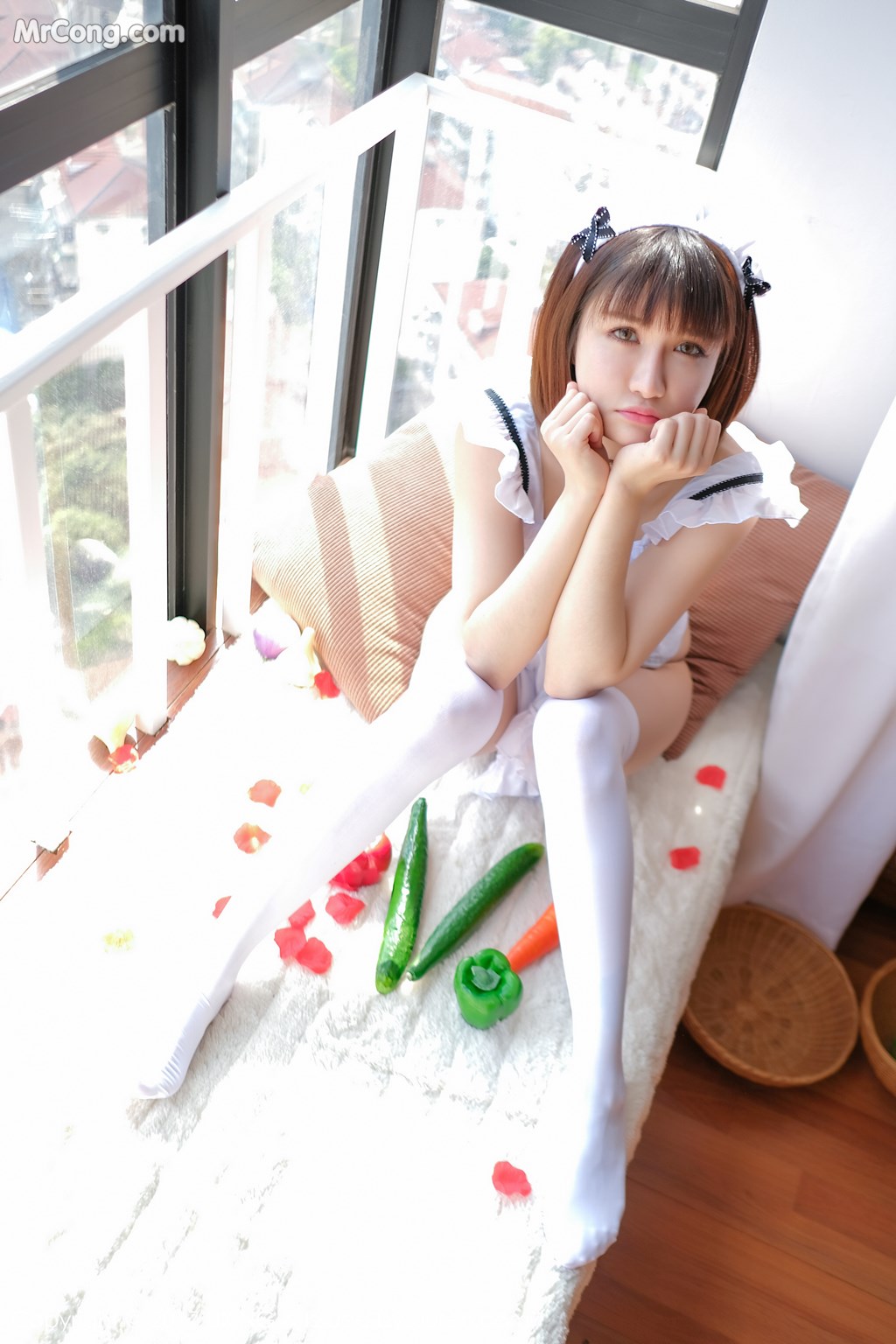 UXING Vol.058: Aojiao Meng Meng (K8傲娇萌萌Vivian) (35 images)