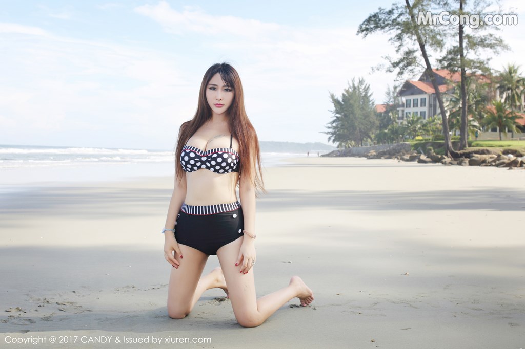 CANDY Vol.048: FoxYini (孟狐狸) (43 images)