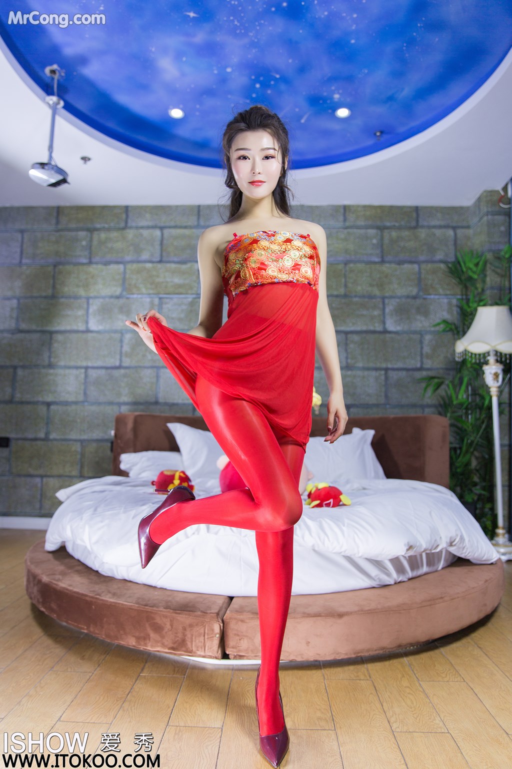 ISHOW No.188: 周佳妮Janiee (31 images)