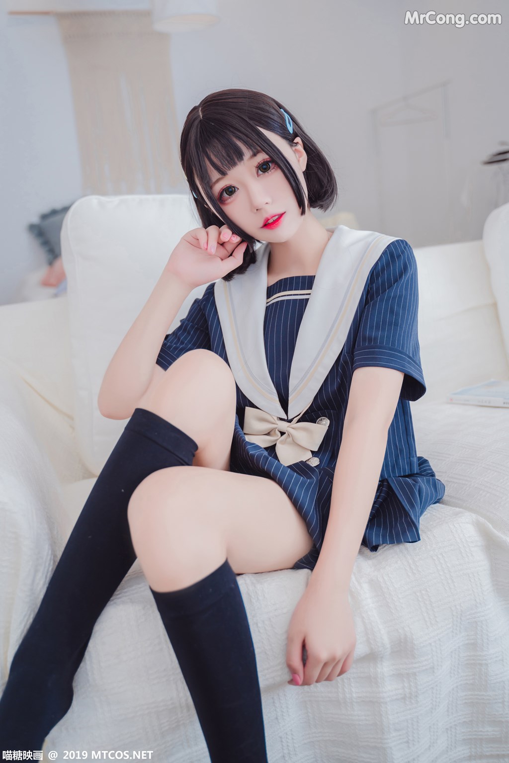[MTCos] 喵糖映画 Vol.013: JK制服 (40 images)