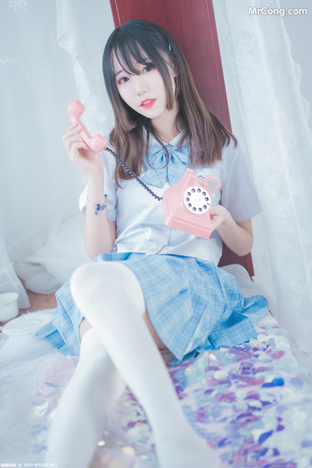 [MTCos] 喵糖映画 Vol.019: 蓝白梦幻少女 (46 images)