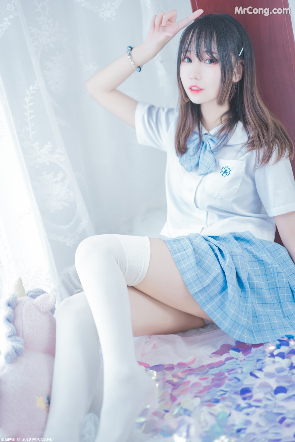 [MTCos] 喵糖映画 Vol.019: 蓝白梦幻少女 (46 images)