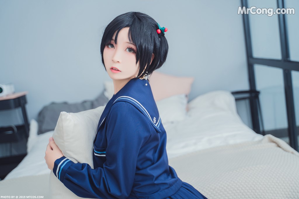 [MTCos] 喵糖映画 Vol.010: 大眼JK妹 (40 images)