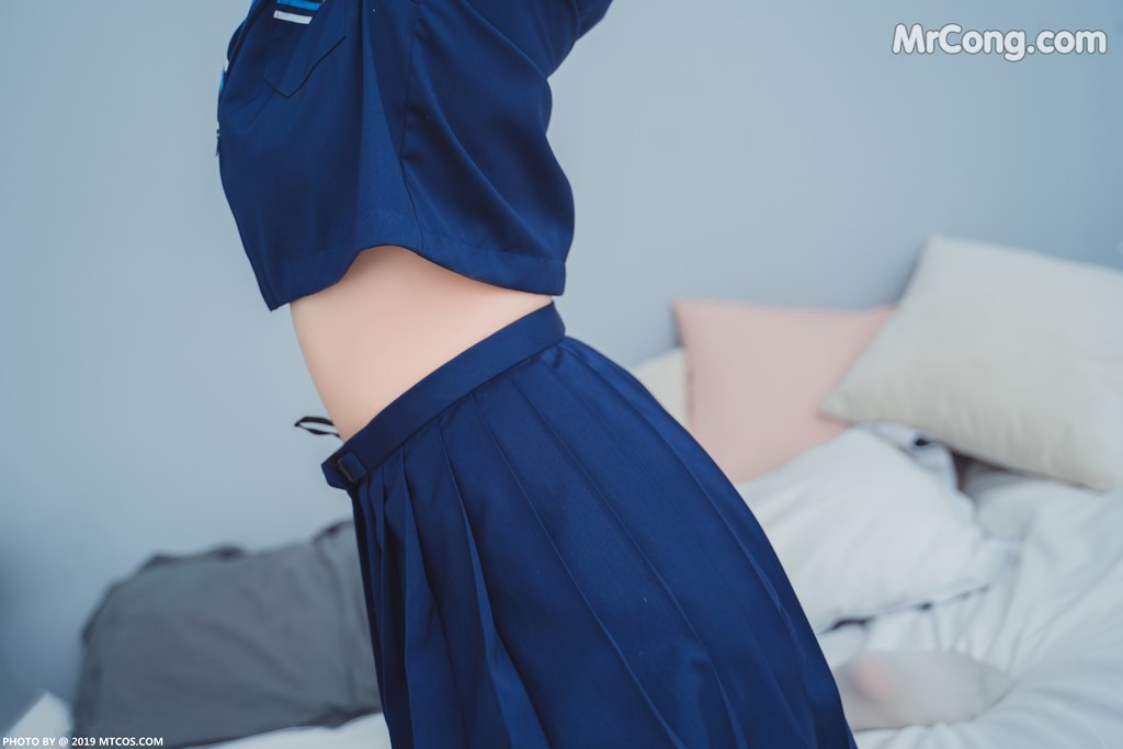 [MTCos] 喵糖映画 Vol.010: 大眼JK妹 (40 images)