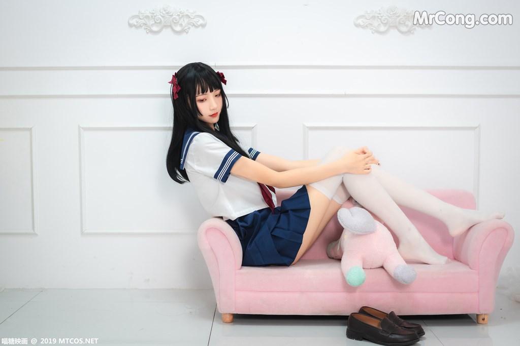 [MTCos] 喵糖映画 Vol.012: 蓝白水手服 (44 images)
