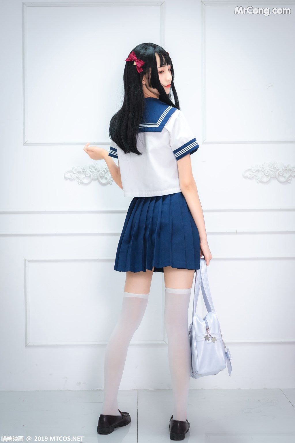 [MTCos] 喵糖映画 Vol.012: 蓝白水手服 (44 images)