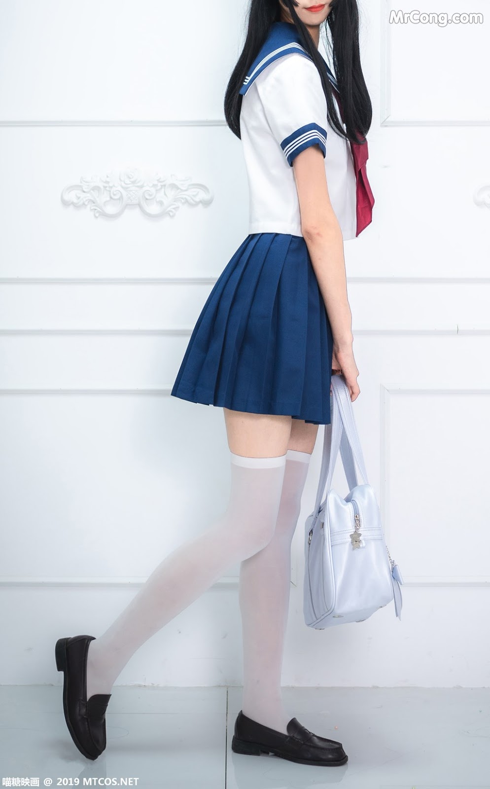[MTCos] 喵糖映画 Vol.012: 蓝白水手服 (44 images)