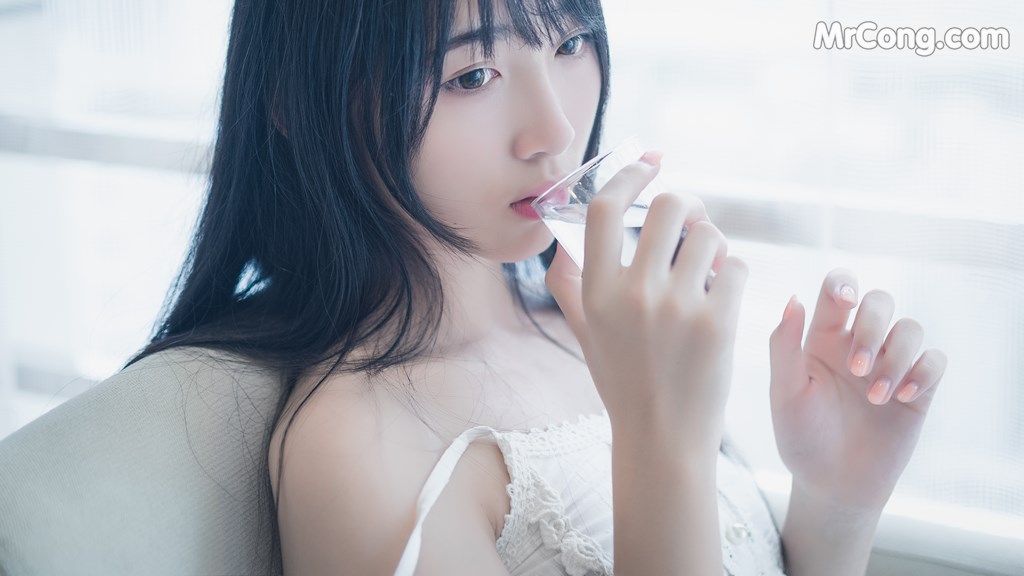 [MTCos] 喵糖映画 Vol.006: 无邪的笑容 (37 images)