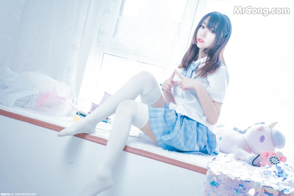 [MTCos] 喵糖映画 Vol.019: 蓝白梦幻少女 (46 images)
