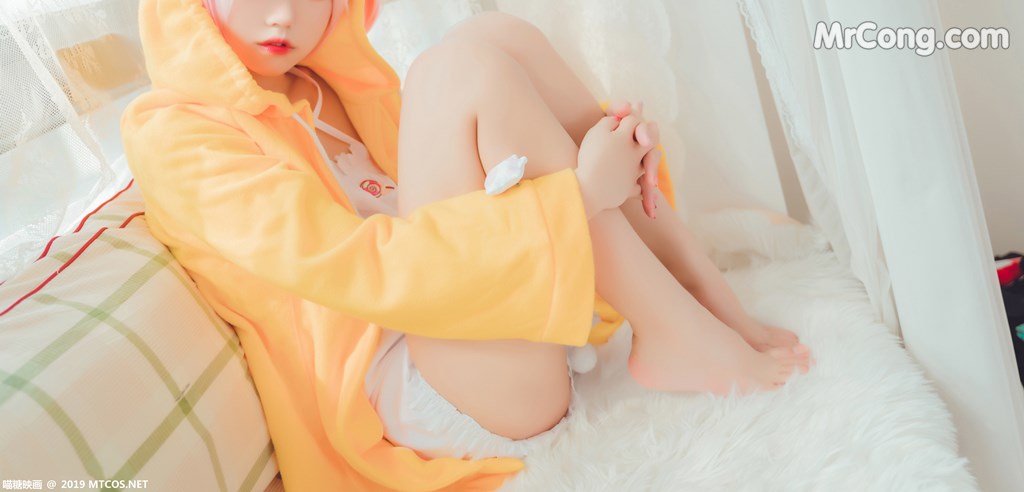[MTCos] 喵糖映画 Vol.032: 猫君君_MaoJun 贪睡天使楙 (40 images)