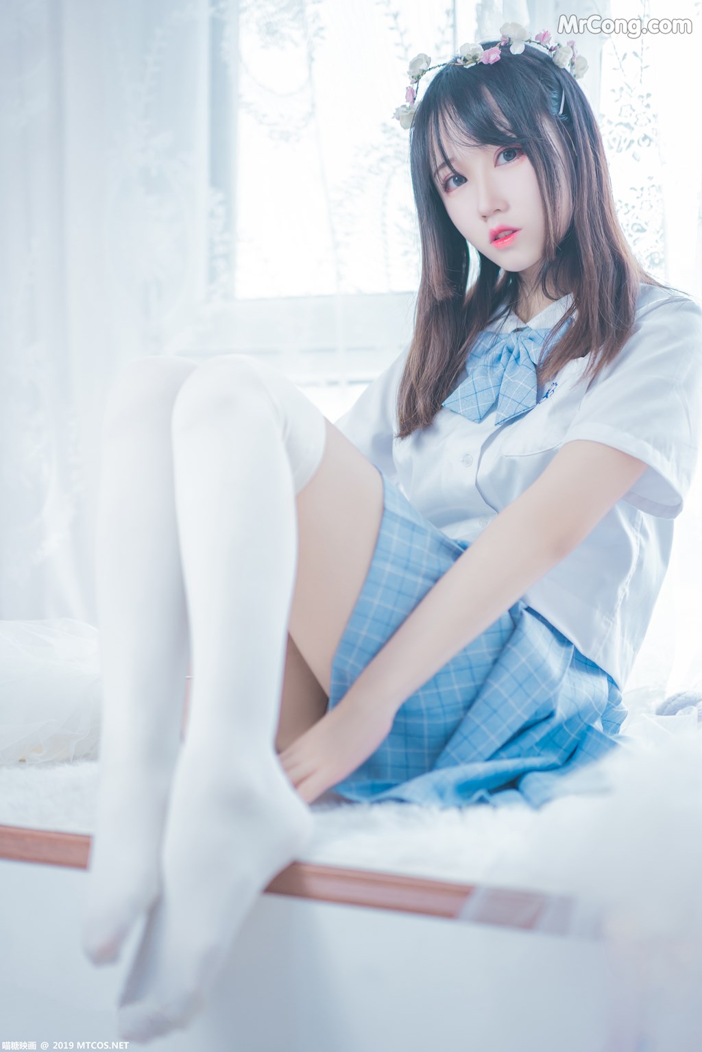 [MTCos] 喵糖映画 Vol.019: 蓝白梦幻少女 (46 images)