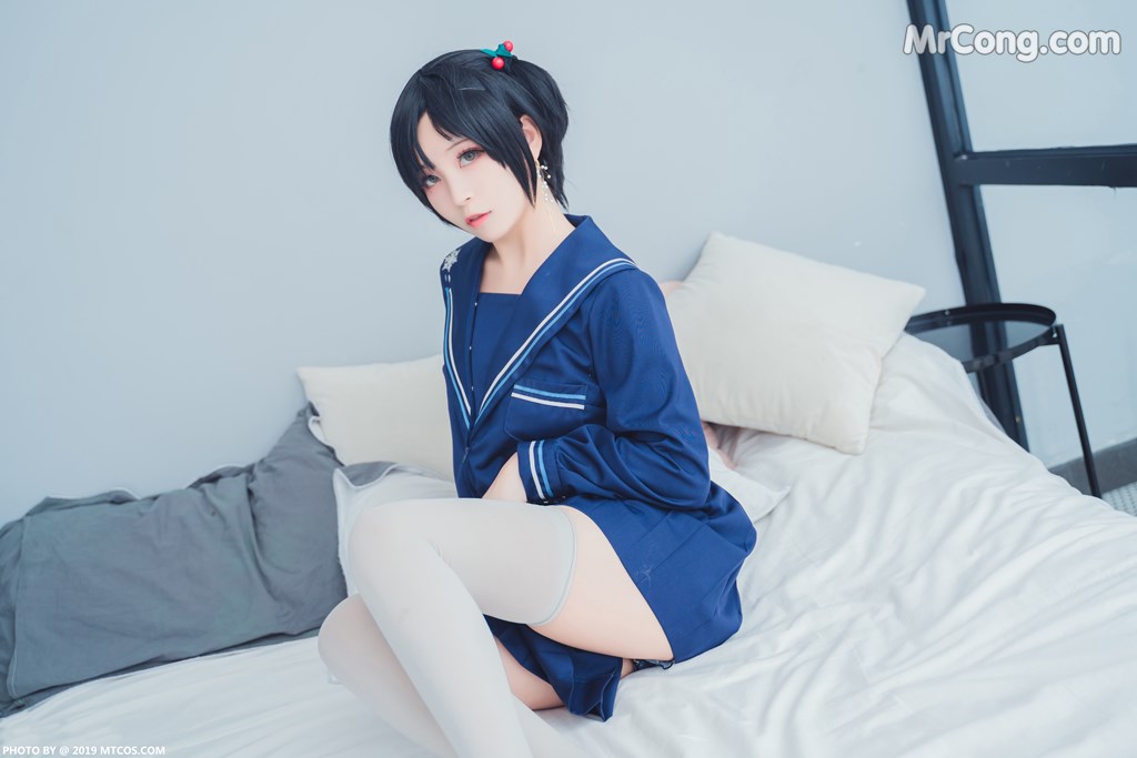 [MTCos] 喵糖映画 Vol.010: 大眼JK妹 (40 images)