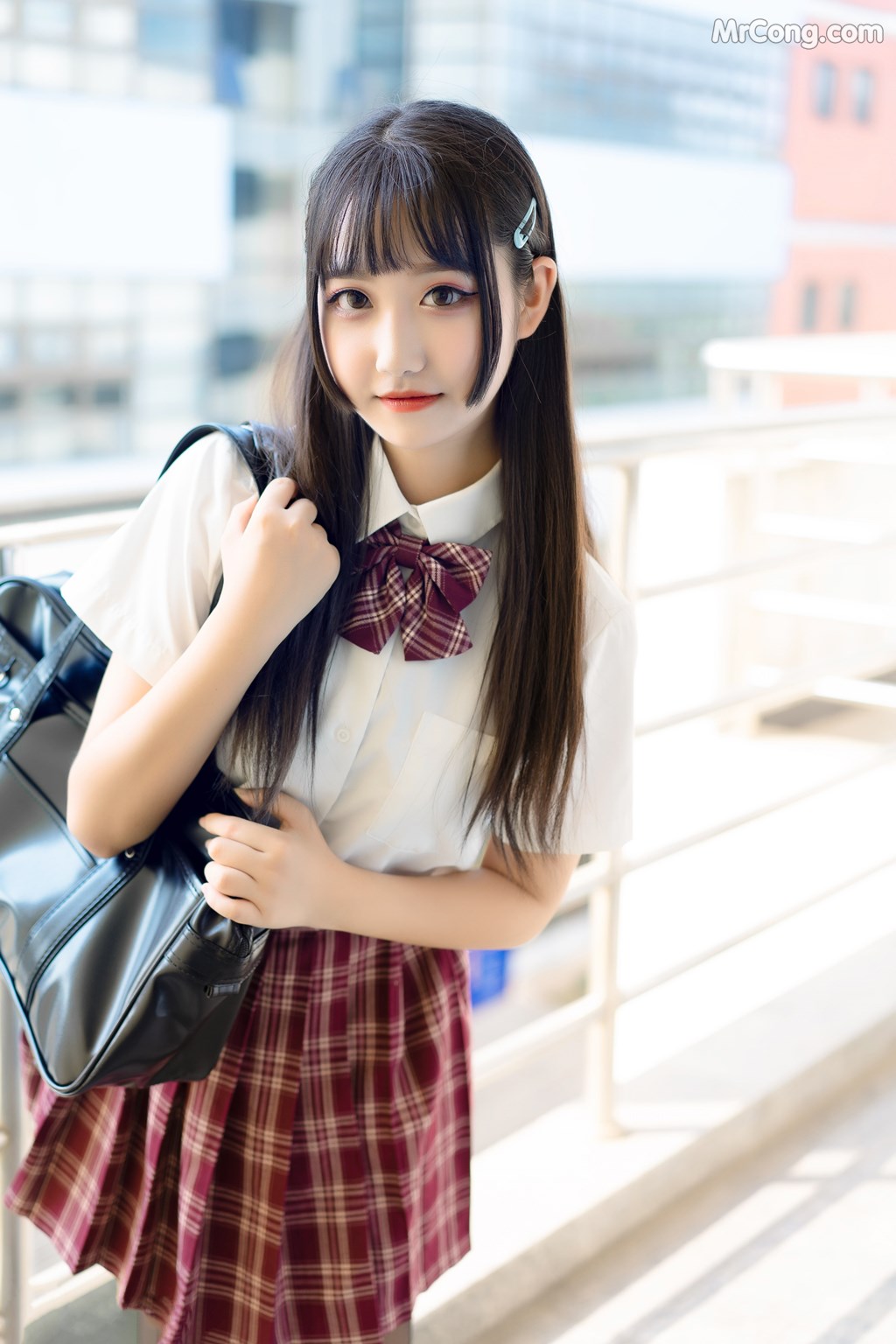 [MTCos] 喵糖映画 Vol.023: 长发JK萌妹 (44 images)