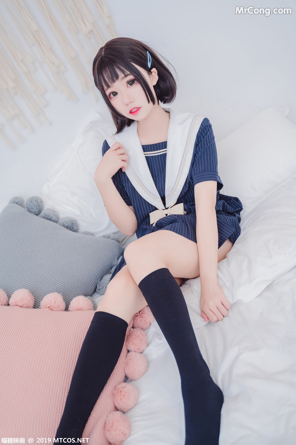 [MTCos] 喵糖映画 Vol.013: JK制服 (40 images)