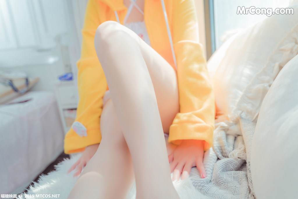 [MTCos] 喵糖映画 Vol.032: 猫君君_MaoJun 贪睡天使楙 (40 images)