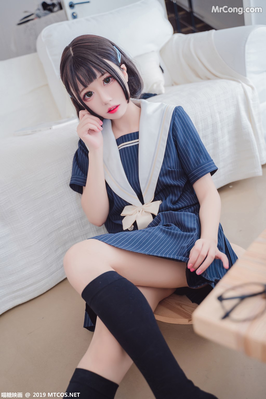 [MTCos] 喵糖映画 Vol.013: JK制服 (40 images)