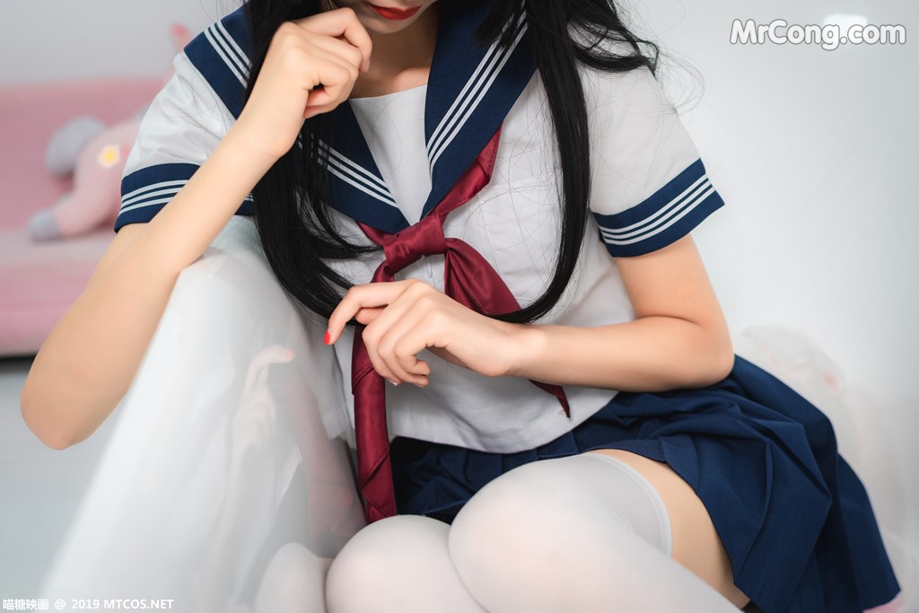 [MTCos] 喵糖映画 Vol.012: 蓝白水手服 (44 images)