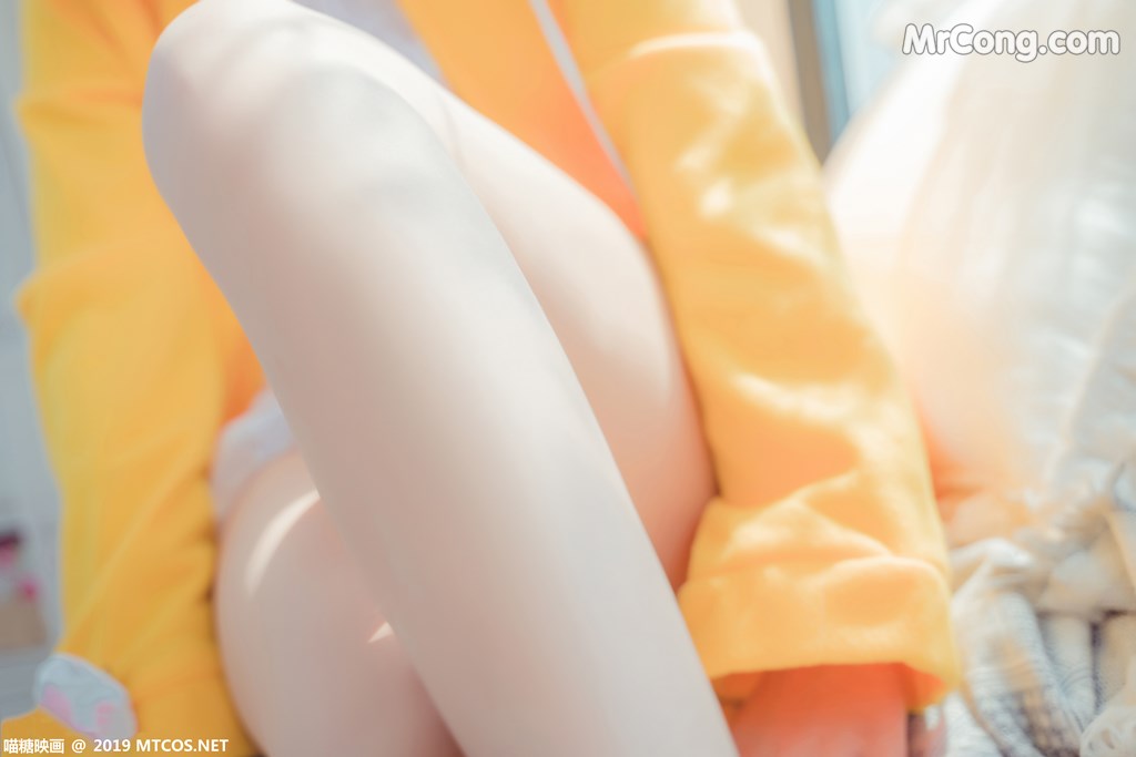[MTCos] 喵糖映画 Vol.032: 猫君君_MaoJun 贪睡天使楙 (40 images)