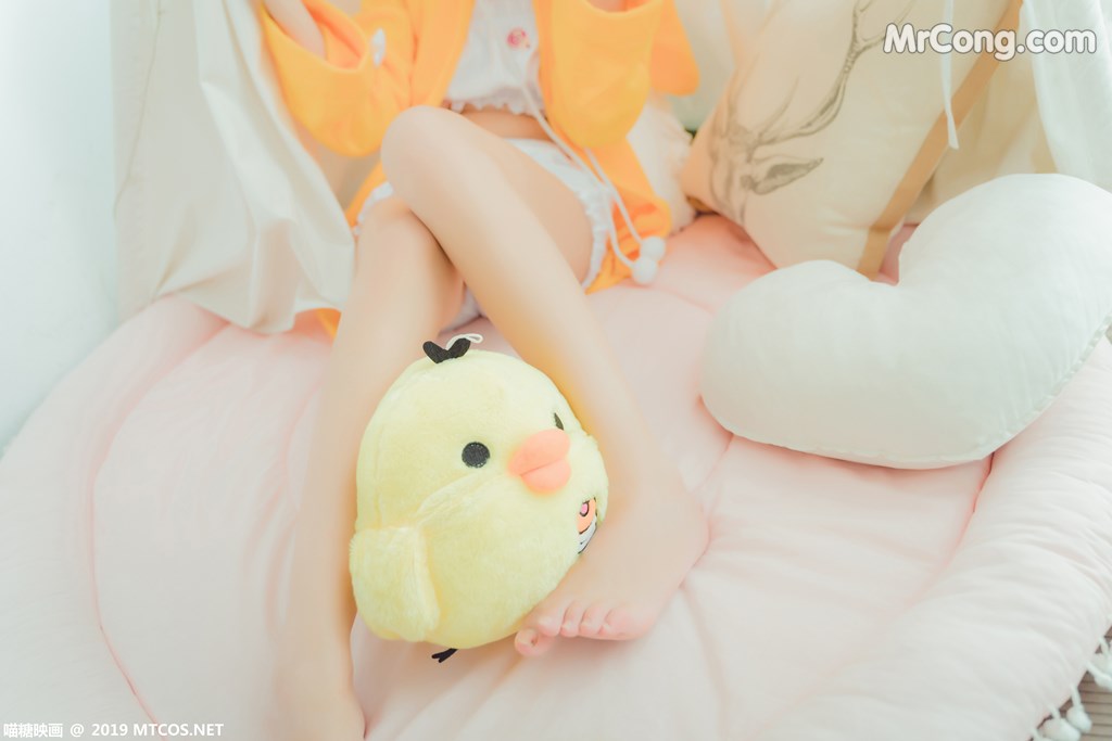 [MTCos] 喵糖映画 Vol.032: 猫君君_MaoJun 贪睡天使楙 (40 images)