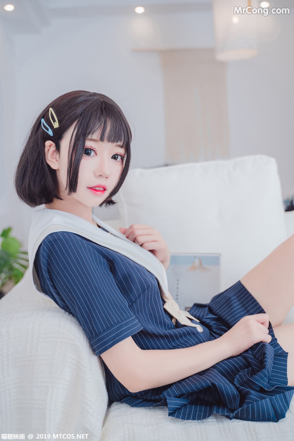 [MTCos] 喵糖映画 Vol.013: JK制服 (40 images)