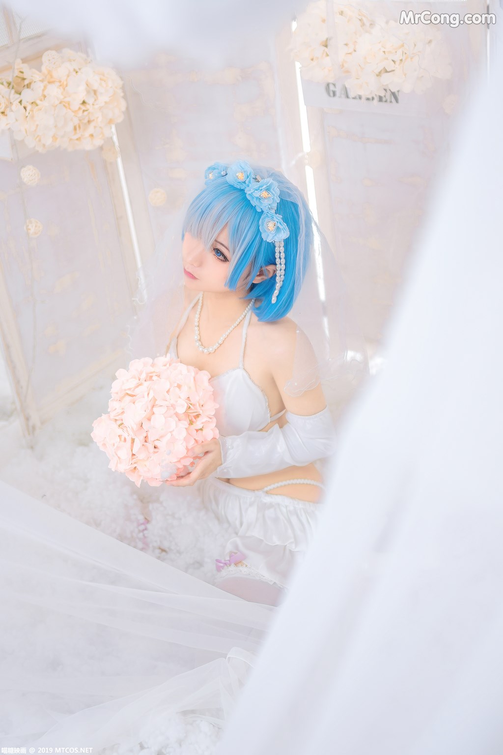 [MTCos] 喵糖映画 Vol.029: 蠢沫沫 花嫁 (43 images)