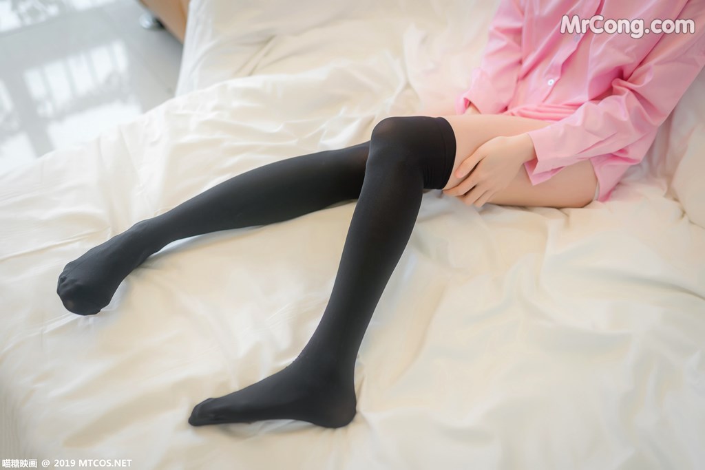 [MTCos] 喵糖映画 Vol.022: kitaro_绮太郎 男友的衬衣 (38 images)