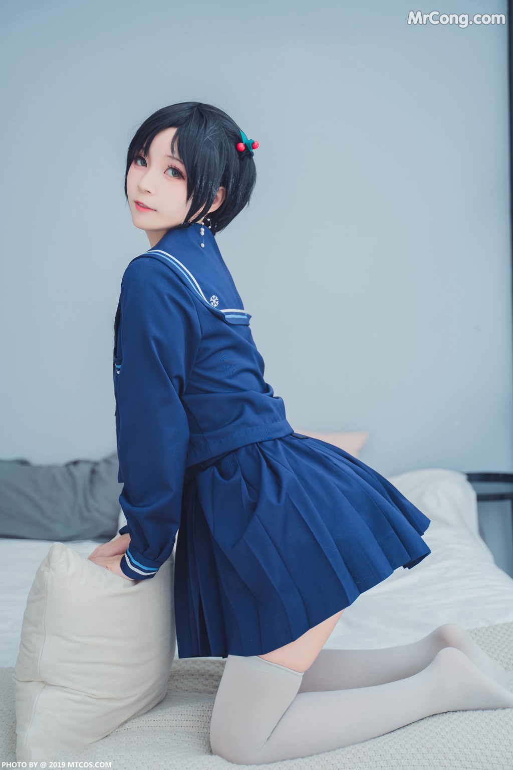 [MTCos] 喵糖映画 Vol.010: 大眼JK妹 (40 images)