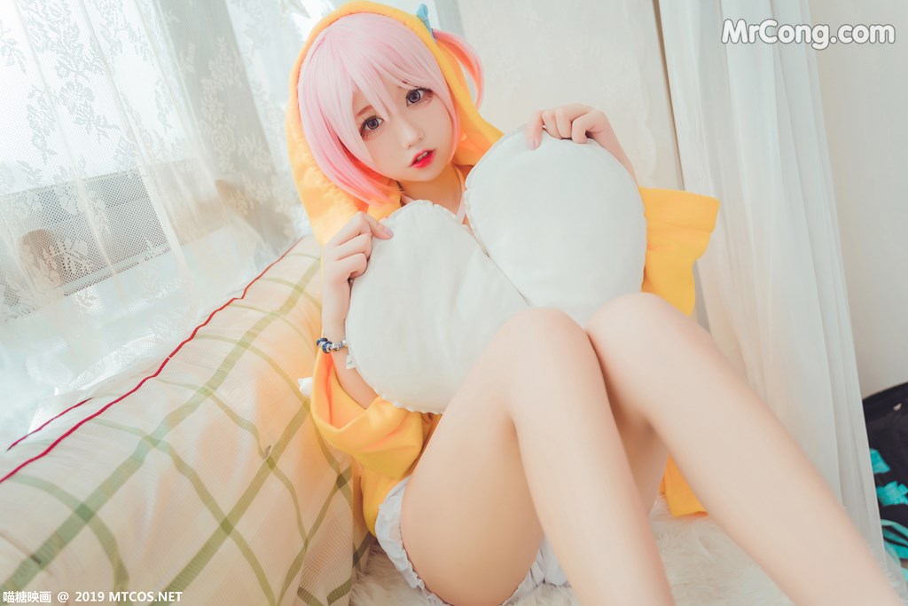 [MTCos] 喵糖映画 Vol.032: 猫君君_MaoJun 贪睡天使楙 (40 images)