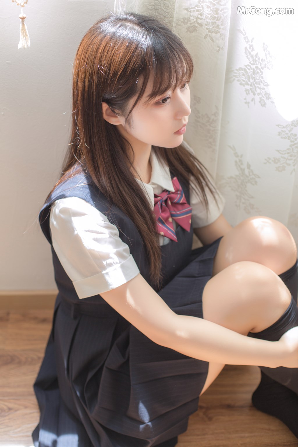 [MTCos] 喵糖映画 Vol.004: 镜酱 文静学妹 (40 images)