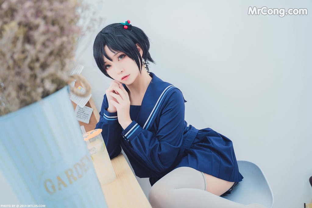 [MTCos] 喵糖映画 Vol.010: 大眼JK妹 (40 images)