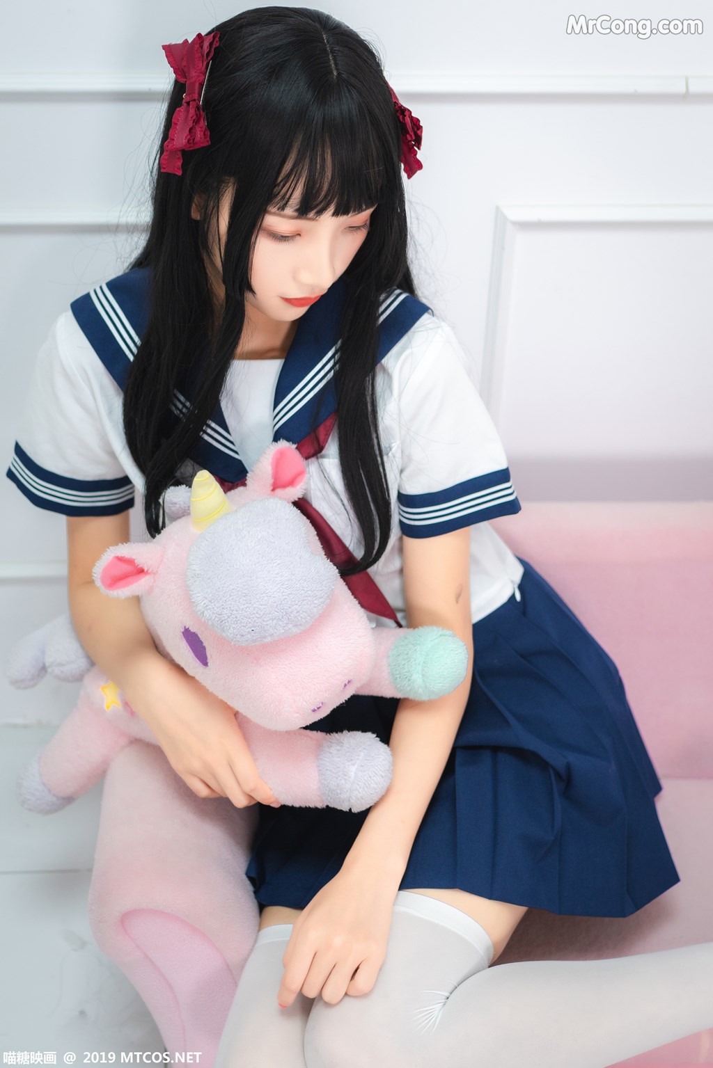 [MTCos] 喵糖映画 Vol.012: 蓝白水手服 (44 images)