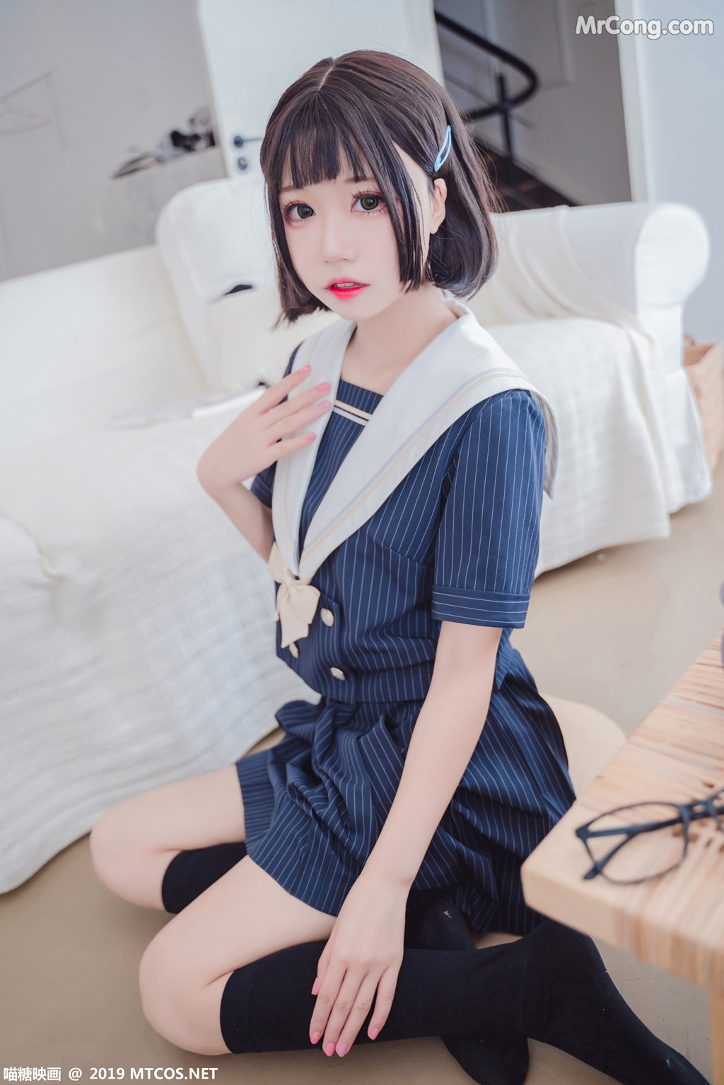 [MTCos] 喵糖映画 Vol.013: JK制服 (40 images)
