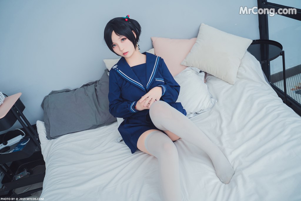 [MTCos] 喵糖映画 Vol.010: 大眼JK妹 (40 images)