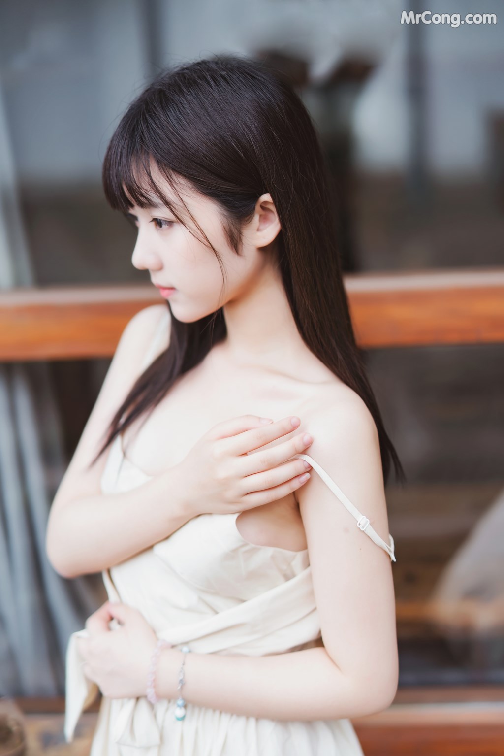 [MTCos] 喵糖映画 Vol.005: 镜酱 青涩的性感 (34 images)