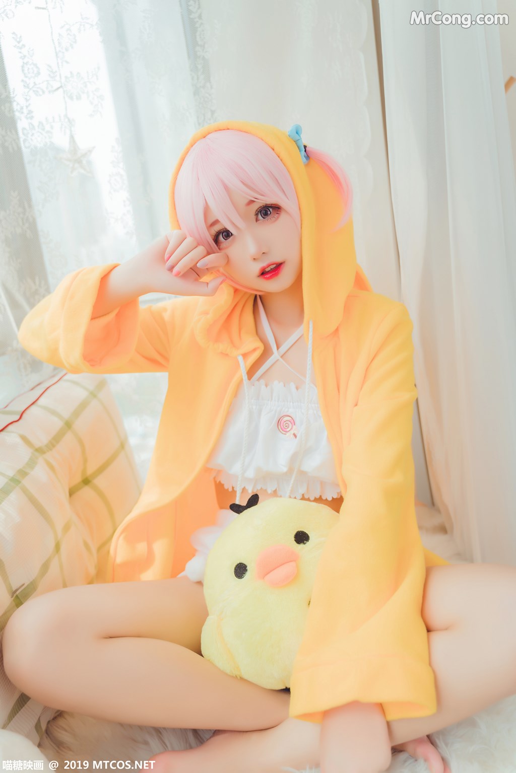 [MTCos] 喵糖映画 Vol.032: 猫君君_MaoJun 贪睡天使楙 (40 images)