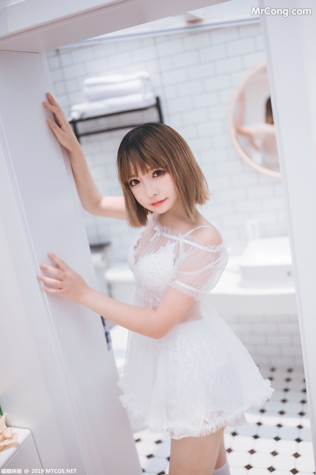[MTCos] 喵糖映画 Vol.025: 白色の物语 (42 images)