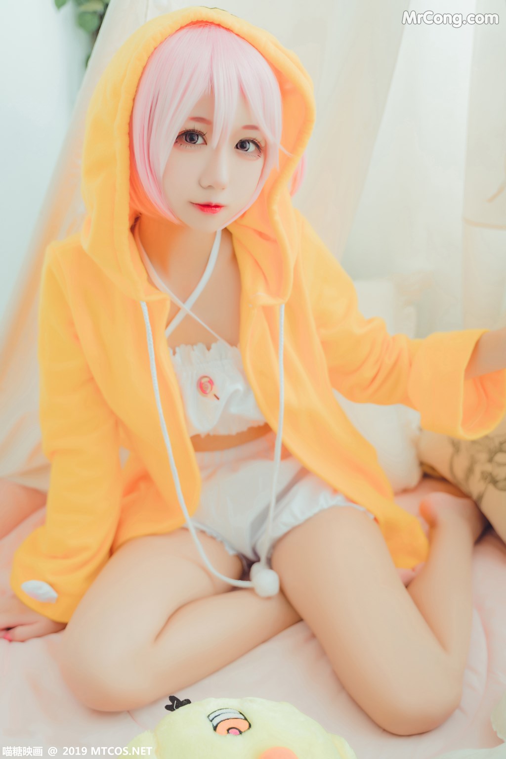 [MTCos] 喵糖映画 Vol.032: 猫君君_MaoJun 贪睡天使楙 (40 images)