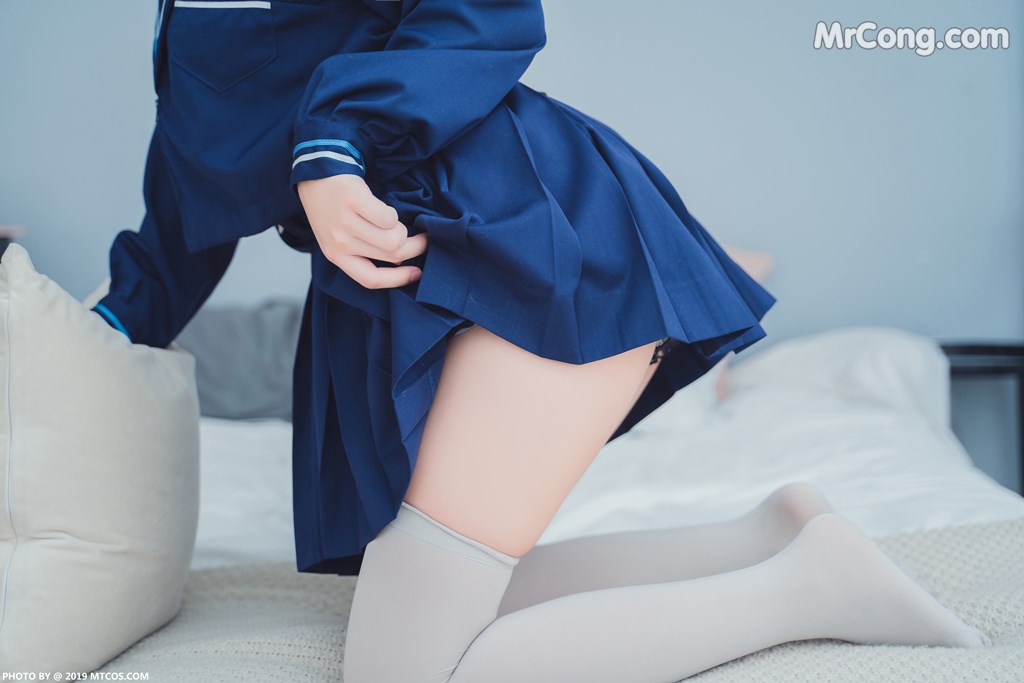 [MTCos] 喵糖映画 Vol.010: 大眼JK妹 (40 images)