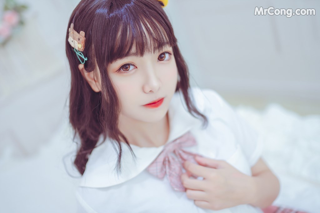 [MTCos] 喵糖映画 Vol.001: 绝对领域白丝过膝袜 (41 images)