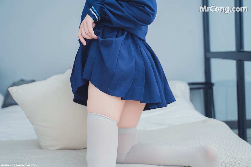 [MTCos] 喵糖映画 Vol.010: 大眼JK妹 (40 images)