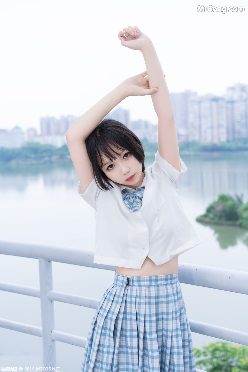 [MTCos] 喵糖映画 Vol.015: 半度度度喵 白丝格子裙 (43 images)