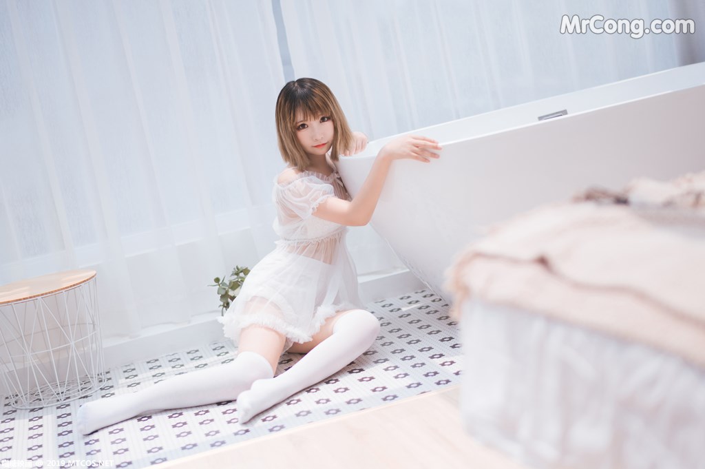 [MTCos] 喵糖映画 Vol.025: 白色の物语 (42 images)