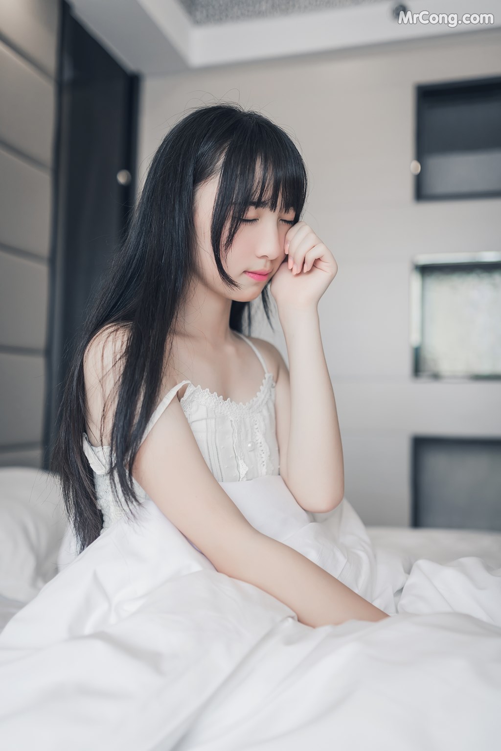 [MTCos] 喵糖映画 Vol.006: 无邪的笑容 (37 images)